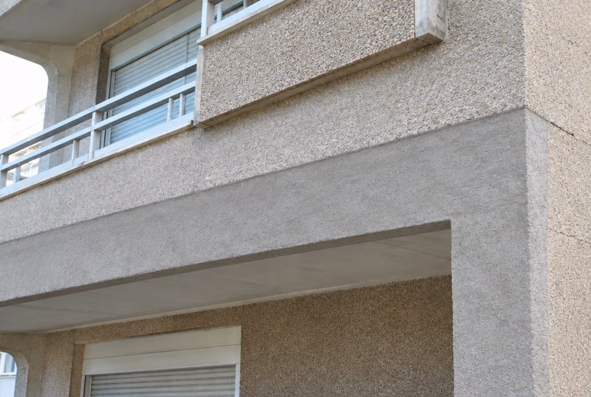 Ejemplo de fachada después de refuerzo estructural